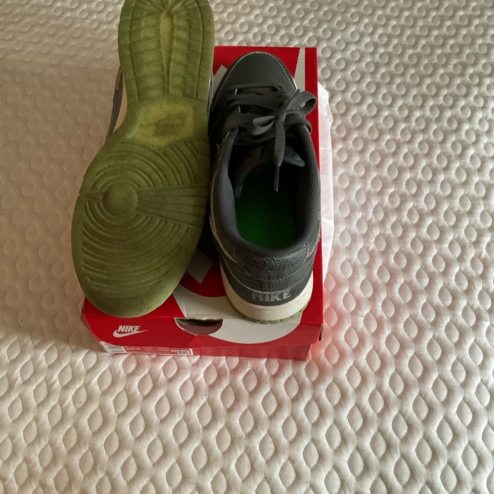 Dunk low Halloween sz 9 used
